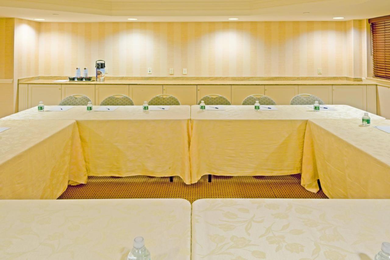 โรงแรมร็อกวิลล์ เซนเตอร์ Lynbrook ภายนอก รูปภาพ